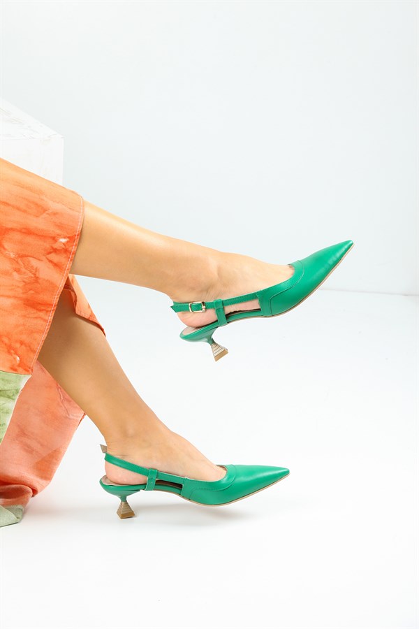 Motivo Sivri Burun Galvano Kadın Topuklu Ayakkabı