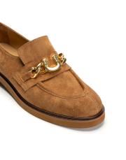 veronique altın aksesuarlı bant detaylı kalın tabanlı süet kadın loafer- taba 3