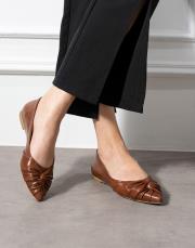 fiesta büzgü detaylı sivri burun kadın babet taba