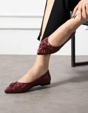 fiesta büzgü detaylı sivri burun kadın babet bordo