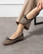 kınov toka detaylı yuvarlak burun kadın babet ten-siyah 2